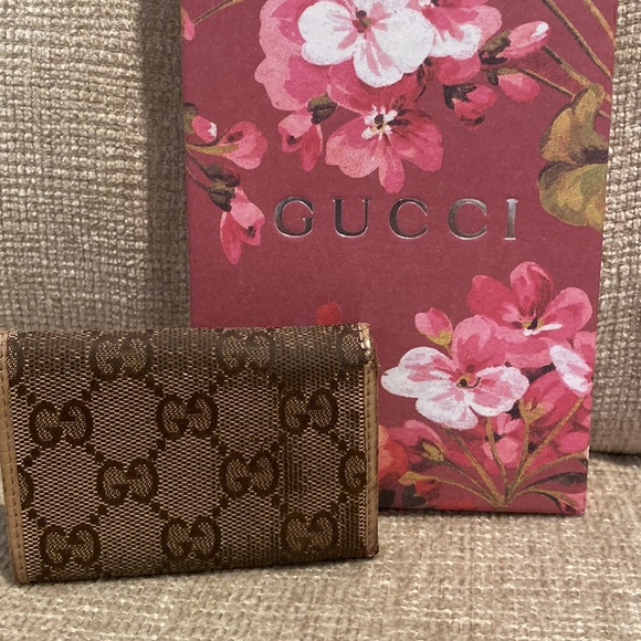 Authentic Gucci Key and Cars holder - Picture 3 of 10
